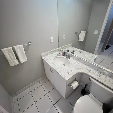 Downtown Toronto Cozy Suite Exterior photo